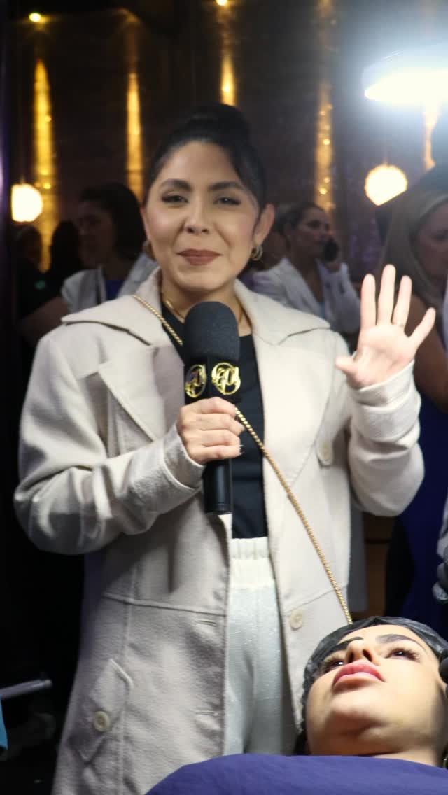 Maravilhosa @thalitavalenteoficial arrasando mais uma vez em nosso congresso, entregando todo OURO para nossas congressistas 💛🖤