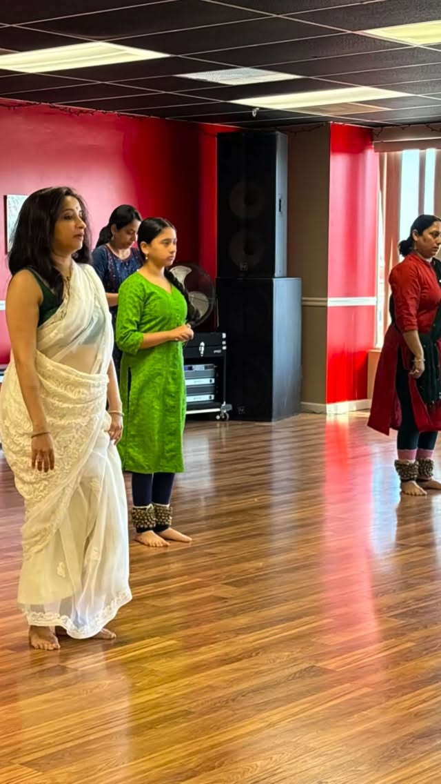 What an incredible rhythmic start to 2026! 🎵
On this beautiful day of Jan 1st 2026, we feel overwhelmingly blessed to kick off the year with the beautiful art of Kathak, immersing ourselves in one of our favorite facets: “Abhinaya.” The highlight of this experience is learning from our dear, respected Guru, Pallavi Tai, who fills our hearts with joy and inspiration.
Her teachings are truly special, radiating love, passion, and dedication. She pours her heart into nurturing each one of us, always reminding us that if she can dance with grace and beauty, then every student under her caring wings should shine just as brightly. There’s absolutely no compromise in that promise!
This boundless devotion is a reflection of a guru at the highest level—someone who genuinely wishes for the well-being and success of every student, regardless of age, background, or journey. We are deeply grateful for this heartfelt beginning and for the privilege of having such an extraordinary Guru guiding us on our path.
#pallavidegwekar #pallavikathak #dance #kathak #pallavikathakgurukul #gurukul #guru #danceclass #kathakdance #students #dancestudents #dancer #newyear #danceislife #dancing #lifeisdance #thumri #kathakworkshop #kathakdancer #artist #gurushishya #gurushishyaparampara #abhinaya #indianclassicalmusic #indianmusic #music #globaldance #worlddance