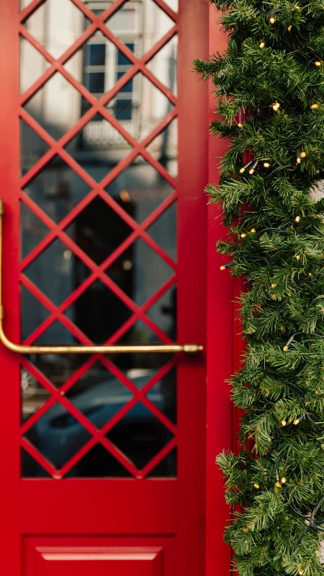 🍾 Desejamos a todos um excelente ano de 2026, sempre na nossa companhia.
--
🍾 We wish everyone an excellent 2026, always in our company.