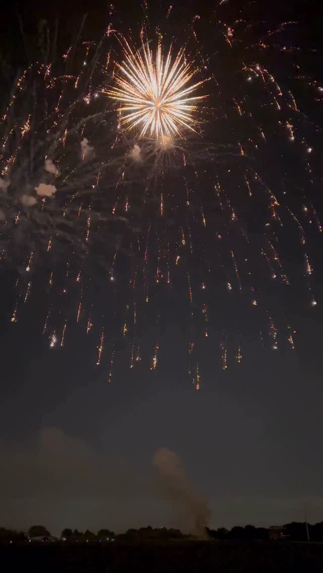 As we welcome the New Year, we would like to sincerely thank all our partners and customers for being part of our journey.
Your trust and support mean a great deal to us and motivate us to keep improving every day. We look forward to another year of close collaboration, shared goals, and lasting partnerships. Wishing you a happy, healthy, and successful New Year.
#tekinderi #genuineleather #leathercraftsmanship #newyear