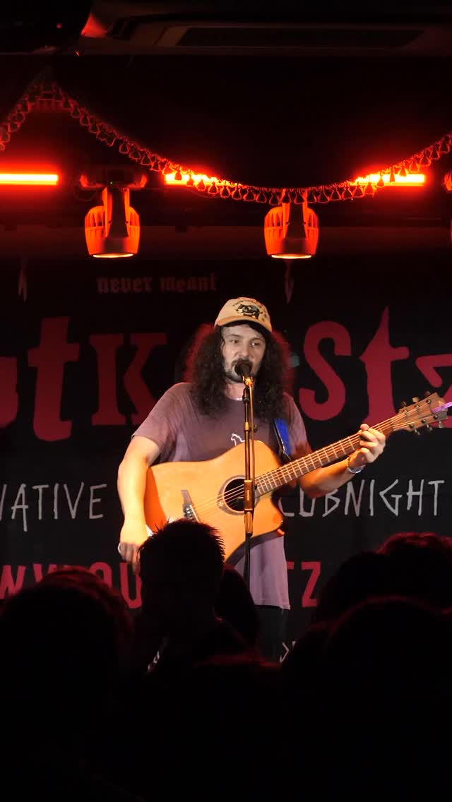 @crywank - Welcome to Castle Irwell live at @outkastz.ie @workmansclub
Catch their full band show on Jan 10th w/ @wearehurling @conorkinsellahere tickets in bio