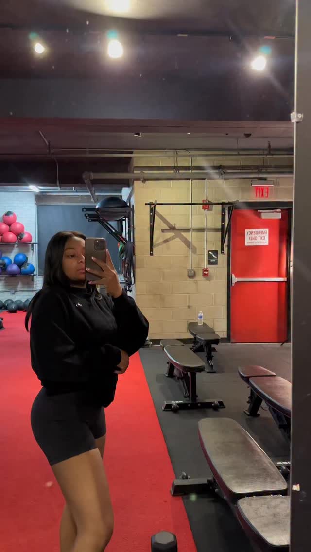 2025 recap 🤍 grew my clientele from 300-1000+, increased my bridal bookings times 3, brought in a new stylist, released hair on hand, and tripled my income
Cheers to what's to come in 2026 🥂