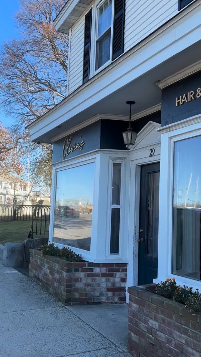 Ended 2025 even better than we could’ve dreamed of ✨ We celebrated so many big milestones in the salon with our clients and our team, from new homes and business endeavors to puppies and promotions, as well as all the little moments in between.
The best part of OHB is being surrounded everyday by women who inspire us, lift us up and push us to be our best selves… so we decided to add a few more!! Some new faces are joining us in 2026 and we couldn’t be more excited to welcome them to the crew 🩵
Cheers to another year with our amazing clients and ever-growing dream team who I love more than words can express. We hope your new year is filled with so much love, support, health and happiness 🥂
