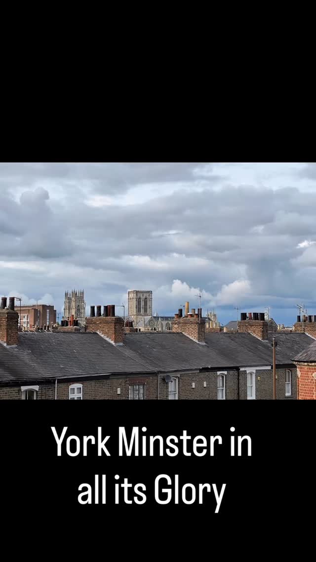 @yorkminsterofficial in all its Glory!!
Such a great view of the minster from around York.
#yorkminster #yorkminstercathedral #photographers #videographer #york
