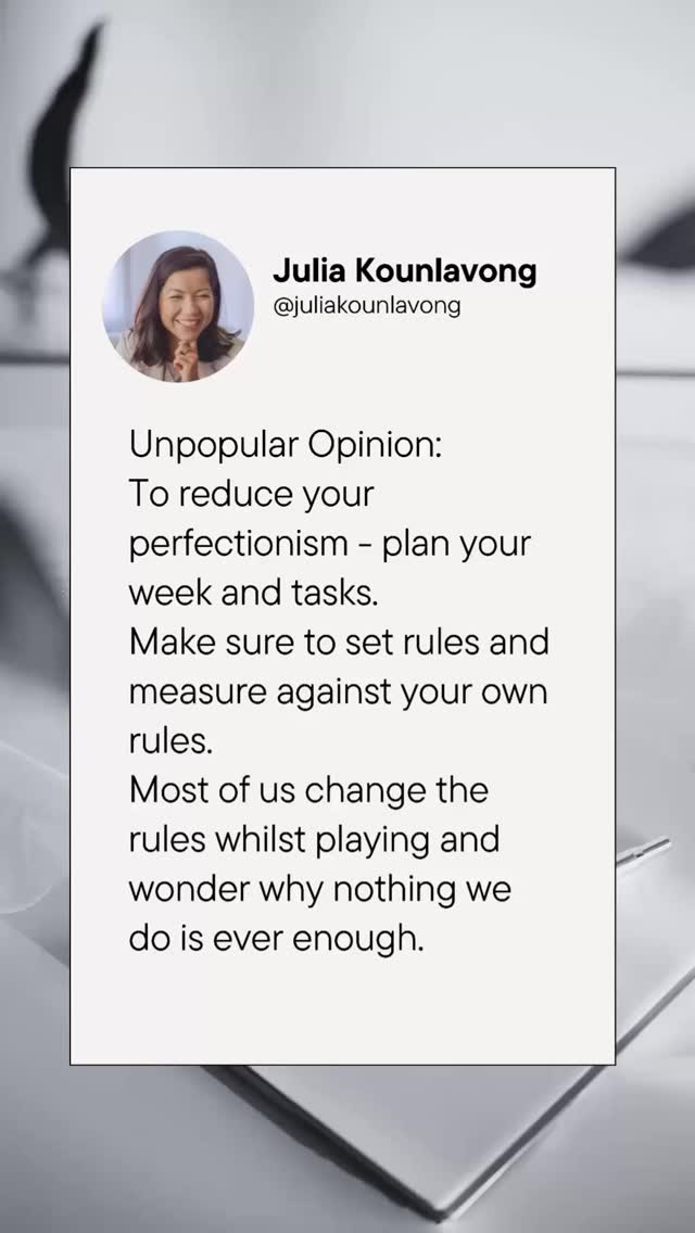 Would you consider yourself a perfectionist? Are you trying to reduce your perfectionism? Then do this:
•Sundays: write down 3 goals you want to achieve by the end of the week
•Plan the things you need to do in blockers (that includes your non-negotiables like working out, date nights etc)
•Plan buffer time - ideally have 20% you can re-arrange as there is always things that don’t work out or where you need to do unforeseen things
🚨I always hid behind the excuse others control my calendar. This was one of the reasons I created a lot of ‘strange’ behaviors.
✅Do this the whole January and see if it works for you. If not try a different approach.
❓What’s a system you love? What’s helping you to tackle your autopilot?