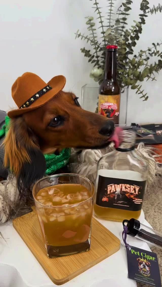 How we entering the weekend? With drinks, of course 😌✨