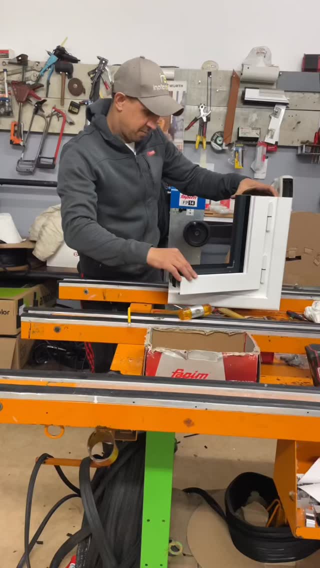 Bonne année 2026 ✨
Une nouvelle année commence, et avec elle de nouveaux projets, de nouvelles idées, et toujours la même passion du travail bien fait.
Merci à nos clients pour leur confiance !
En 2026, on continue à façonner vos espaces,
sur mesure, avec précision et savoir-faire.
Contactez-nous pour vos projets de l’année 📞