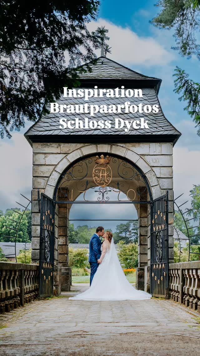 Ihr werdet im Schloss Dyck heiraten?
Mega cool.
Ich liebe diese vielfältige Hochzeitslocation.
Schloss Dyck hat sehr viele tolle Spots für eure Brautpaarfotos. Wenn ihr die Möglichkeit und die Zeit nutzt, könnt ihr meine persönlichen Highlights aus diesem Video verwenden.
Das schöne Glashaus im Kräutergarten zu Beginn beim Schlosseingang, die Brücke mittig vom Schloßpark, die Orangerie, der klassische Pavillon am kleinen See und generell die verschiedenen Wege und Pflanzen im Schloss.
Für den Fotorundgang benötigt ihr etwa 70 Minuten, je nach Absatzhöhe und Kleid.
Wer gezielt bestimmte Spots ansteuert, ist auch bereits nach 40 Minuten fertig. Denn der Park ist sehr weitläufig.