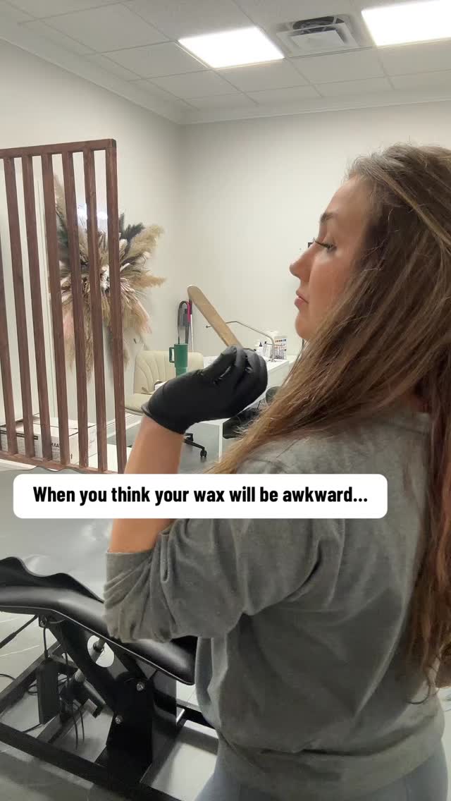 Certified yapper reporting for duty 🫡
Nerves who?
Talking you through it so you’re distracted and suddenly we’re done. 🤍
#WaxingReels #BrazilianWax #WaxerHumor #EstheticianLife
#bradenton