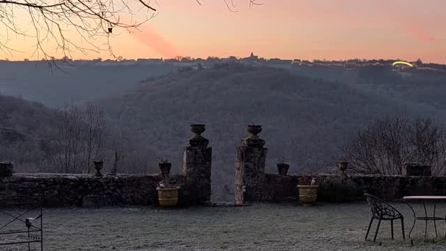 Offrez-vous une belle Saint-Valentin aux Pierres Lotoises #gitesetchambresdhotes #occitanietourisme #saintvalentin #valentinesday❤️ #cocooning