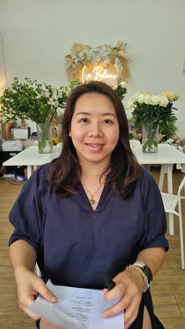 这是我第一次在这里开口说话。
做花很多年了,现在想慢慢把花的故事说出来。
#花艺师 #花艺日常 #小品牌 #慢慢来 #做花的人