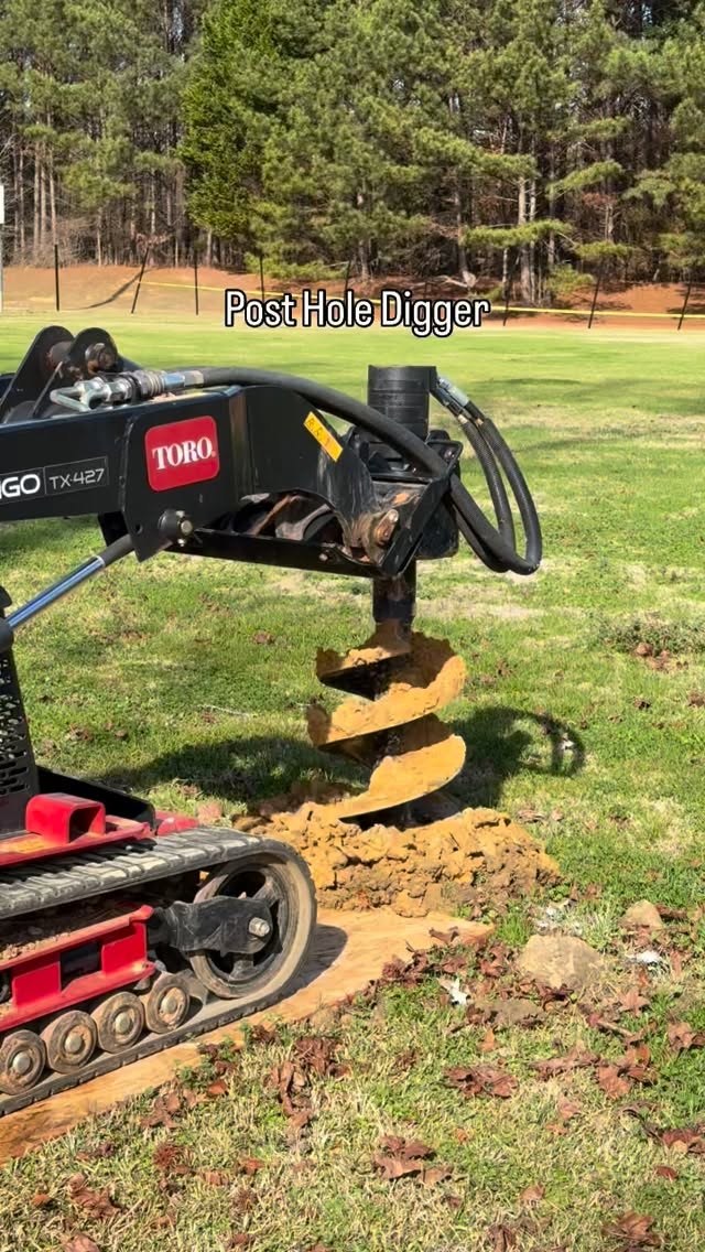 Why post holes matter ⚾️👇🏽
✔️ Proper depth
✔️ Correct spacing
✔️ Long-term durability
This is how BASEBALL field fences are built the right way.
#amigofenceandstain #CommercialFence #SportsFacilities #FenceExperts #PostHolePrecision