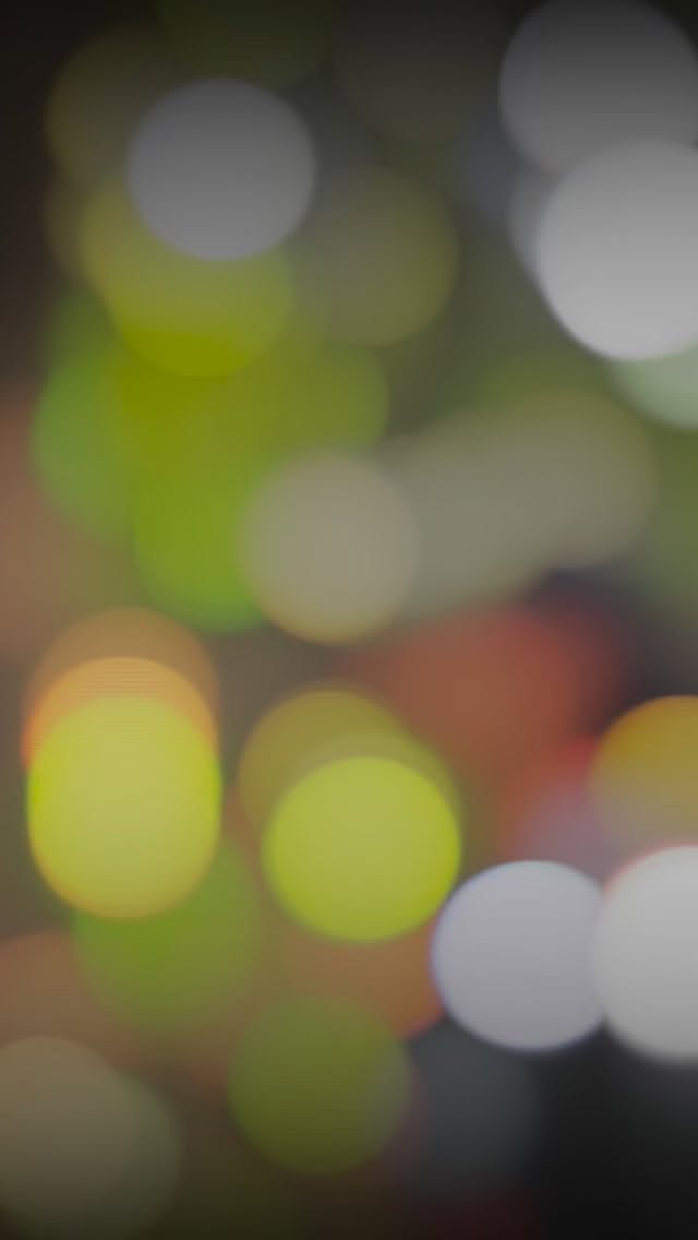 Não tenha pressa. A vida não funciona no ritmo da ansiedade, mas no tempo da verdade. Cada coisa tem o seu momento certo de chegar, mesmo quando a gente ainda não entende o porquê da espera.
Faça o que está ao seu alcance. Seja honesto com você, com os outros e com o caminho que escolheu seguir. Quando a intenção é limpa e as atitudes são coerentes, o resto se encaixa. Pode não ser quando você quer, mas sempre será quando você estiver pronto.
Confiar no processo também é agir com coragem. É continuar fazendo o certo mesmo sem aplausos imediatos, mesmo sem resultados rápidos. O que vem forçado vai embora fácil. O que vem no tempo certo cria raiz, permanece e faz sentido.
Respira. Segue firme. O que é seu encontra você na hora exata.
#obrigado #gratidão #simplicidade #motivacional #vidaboa