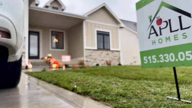 🌧️❄️☀️ Rain, sleet or snow — we light it up in ALL conditions.
Big shout-out to @apllhomes for having us glow up their premier open house. When the weather shows up uninvited, the lights still shine ✨💡
Because great events (and great homes) don’t wait for perfect forecasts.
https://apllhomes.com/
https://www.iowaglowco.com/