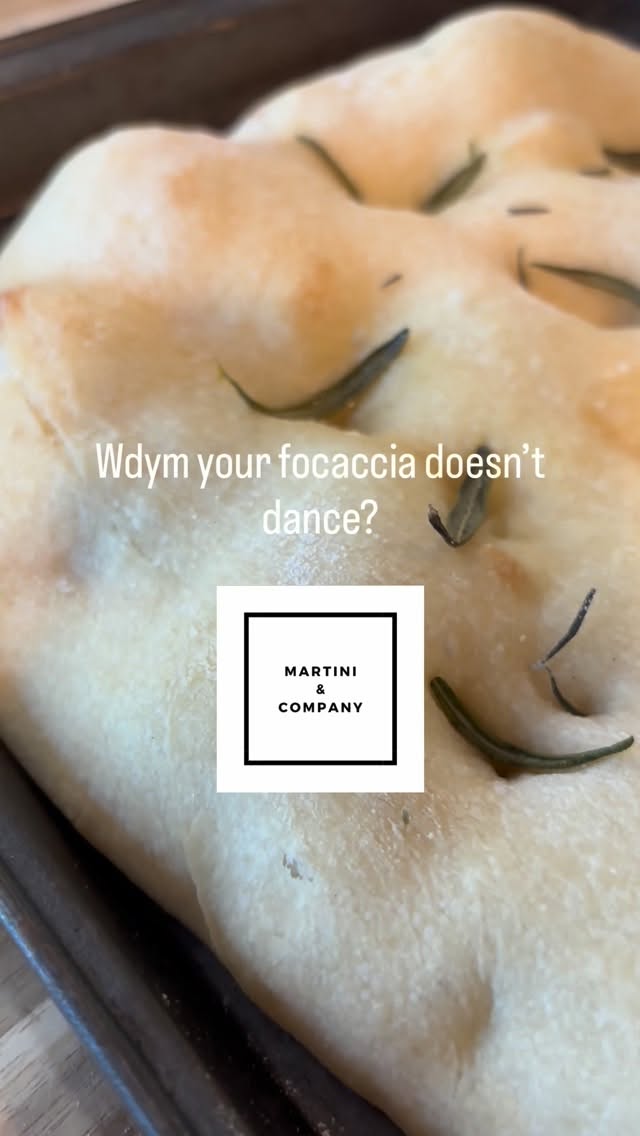 Definitely makes us wanna dance 💃🏽🕺🏻🇮🇹✨
#focaccia #italian #wineanddine #texas #sommelier