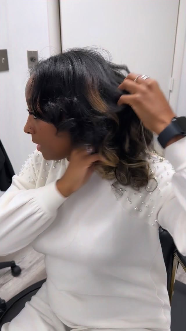 Micro links + True Glory Hair = THAT GIRL 💁🏽♀️
Seamless. Natural. Undetectable.
#TrueGloryHair #MicroLinkInstall #MicroLinkExtensions #LuxuryHair
#SeamlessExtensions #ProtectiveStyling #HealthyHairFirst
#NaturalHairLuxury #HairExtensionSpecialist
#AtlantaStylist #EnhanceYourCrown #HairReels #HairGoals #explore
