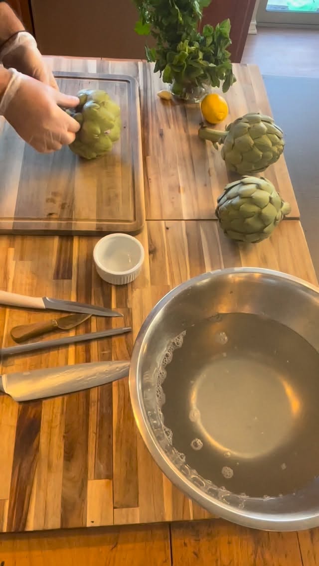 Roman Style Artichoke adventure with Martini & Co. Kids approved 👍🏽😎🇮🇹
I used to love ordering this in Rome when we would go out for dinner, and now we get to enjoy it at home in Texas, thanks to my beautiful Rafe 🥰🥰
What are some recipes you’re curious to see??
#mangia #healthy2026 #eatitalian #events #privatechef