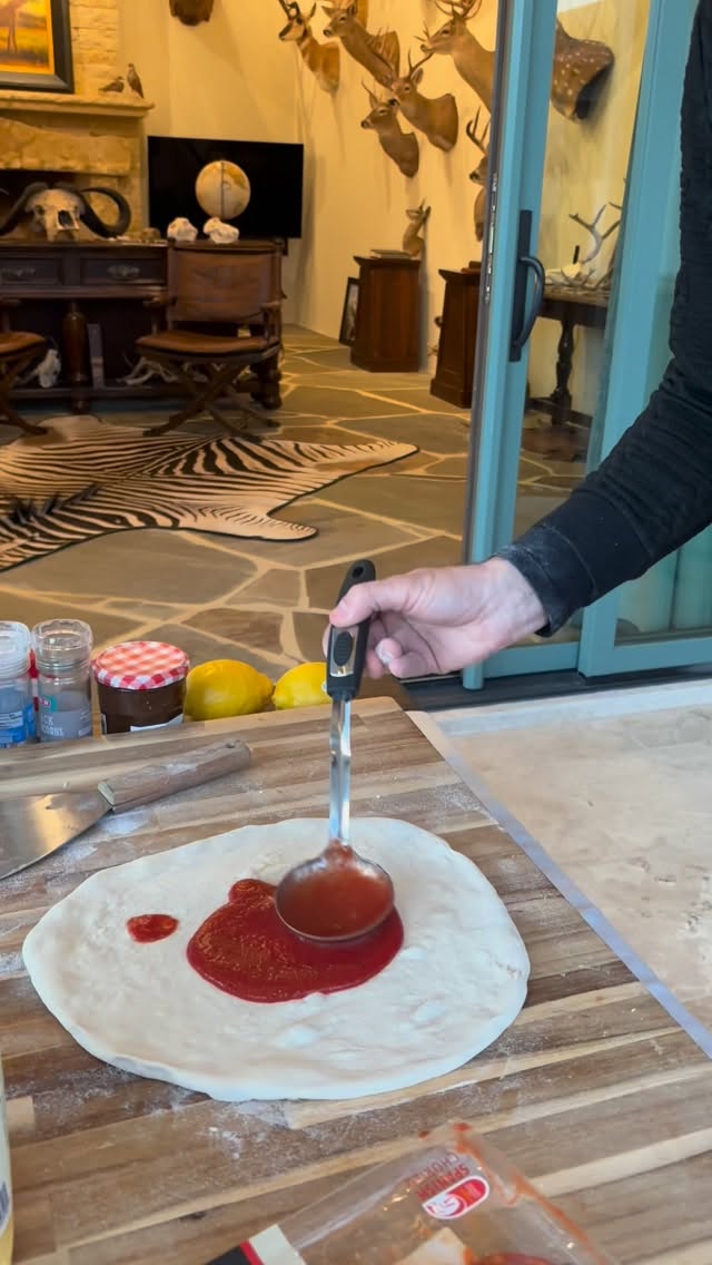 You get the best of the best pizza when you reserve our pizza al fresco service. There’s only ONE Rafe, and when you taste his pizza, you’ll understand the hype 😉🇮🇹💕
Have you tried Rafe’s pizza? Comment below! ✨
#pizza #italian #sommelier #surpriseparty #winepairing