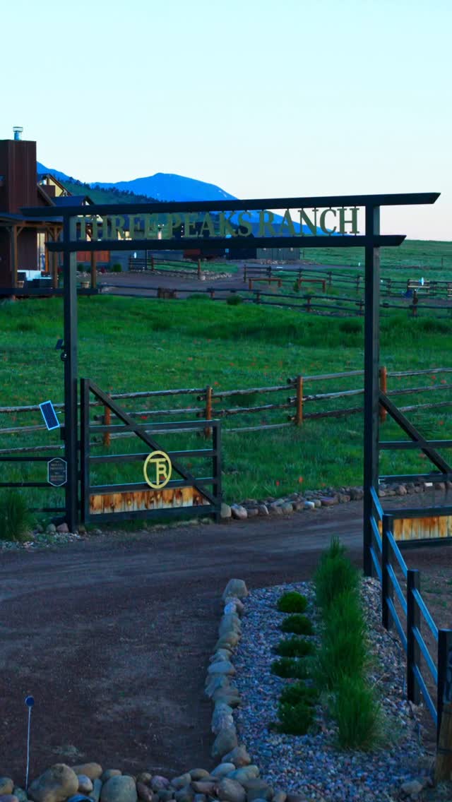 This year @thethreepeaksranch put in all new glass on the pavilion building. It looks phenomenal. Guests can now enjoy 360 degrees of beautiful mountain scenery while having dinner and dancing!
Kyle & Seth asked me to do some updated marketing videos again for them. Here is one of them.
#mountainwedding #rockymountainbride #junebugweddings #coloradoweddingvenue #mountainweddingvenue