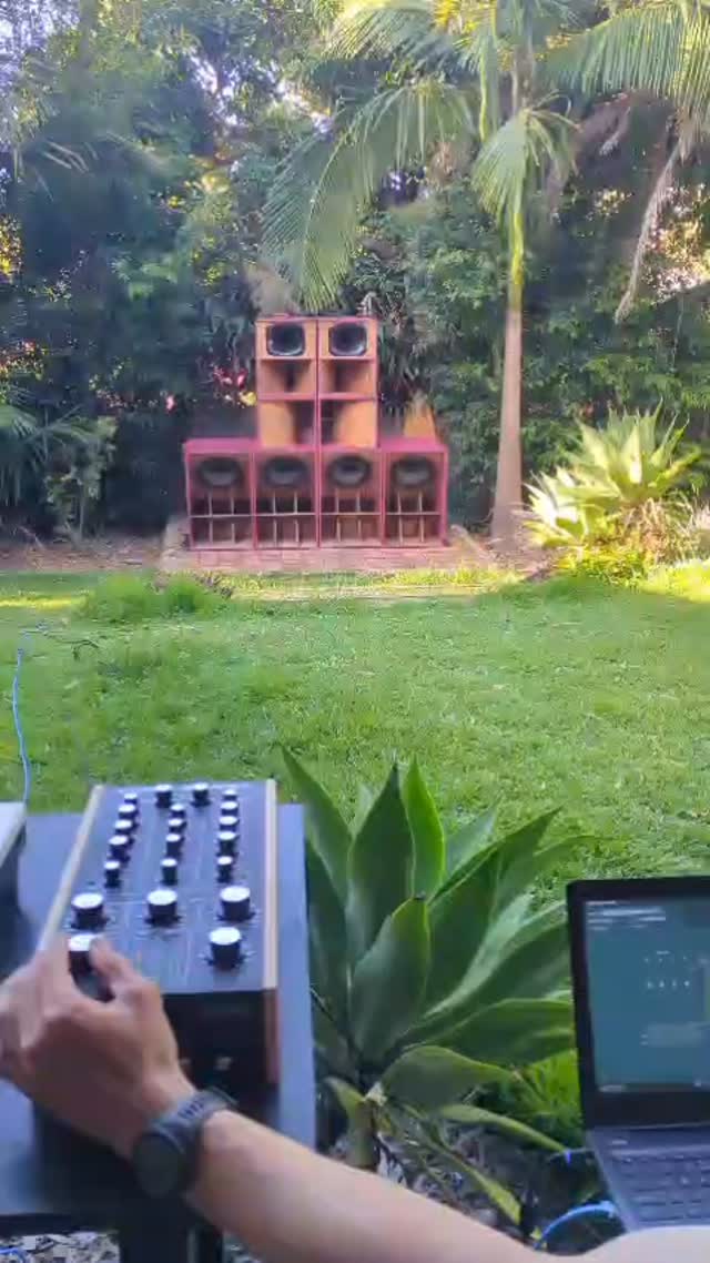 The seminal moment when we finally got to turn on Kokochi!!
It was a complete full body experience when we got to open up the low end and get a feel of that warm cosy blanket washing over us.
Thank you to @vessel_forthemessage @jacob.ohrberg for the beautiful No Respite, one of our absolute favourite records! We could think of no better track to have the honour of getting the first play on the system π«