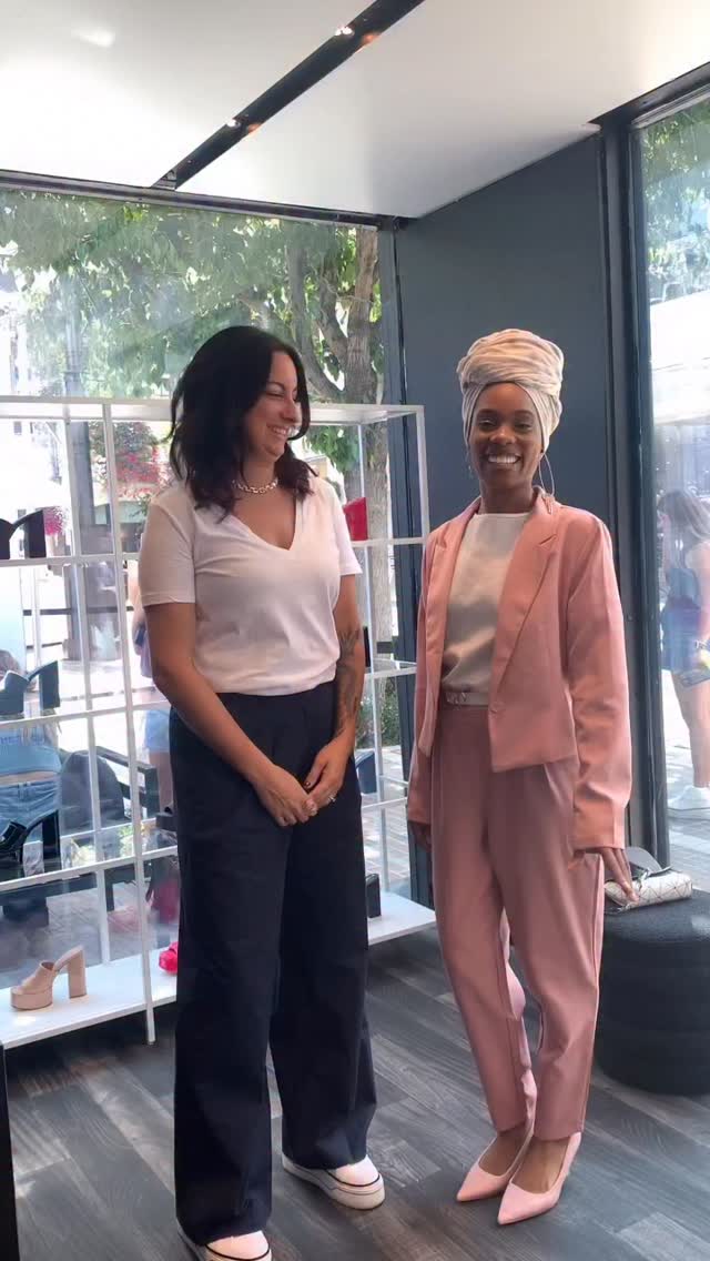 THEE Lauren dropped some special insight on her designing process for this @DAmelio collection… do you remember the pop up at @TheGroveLA? Well #Pynnderella x #Drÿppyn with #PYNNdNews does.
#Fashion #DAmelio