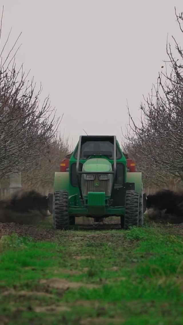 Ever wonder what compost does beneath the surface? 👇
• Improves soil structure & infiltration
• Feeds beneficial soil microbes
• Increases moisture retention
• Strengthens root development
Healthy trees start underground. 🌱
Set your orchard up for long term success.
📞 North Valley: (209) 564-8207
📞 Central Valley: (559) 363-3315
📞 South Valley: (559) 201-3189
#TreeBarber #CustomSpreading #OrchardServices #SoilHealth #HealthyRoots