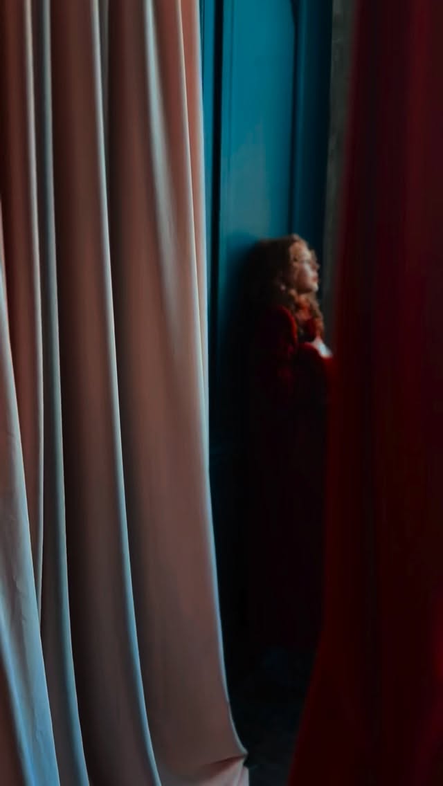 Wait—this is just the BTS. 👀❤️🔥
Scarlet Parlor came alive during this editorial-style collab and the process was just as good as the final frames.