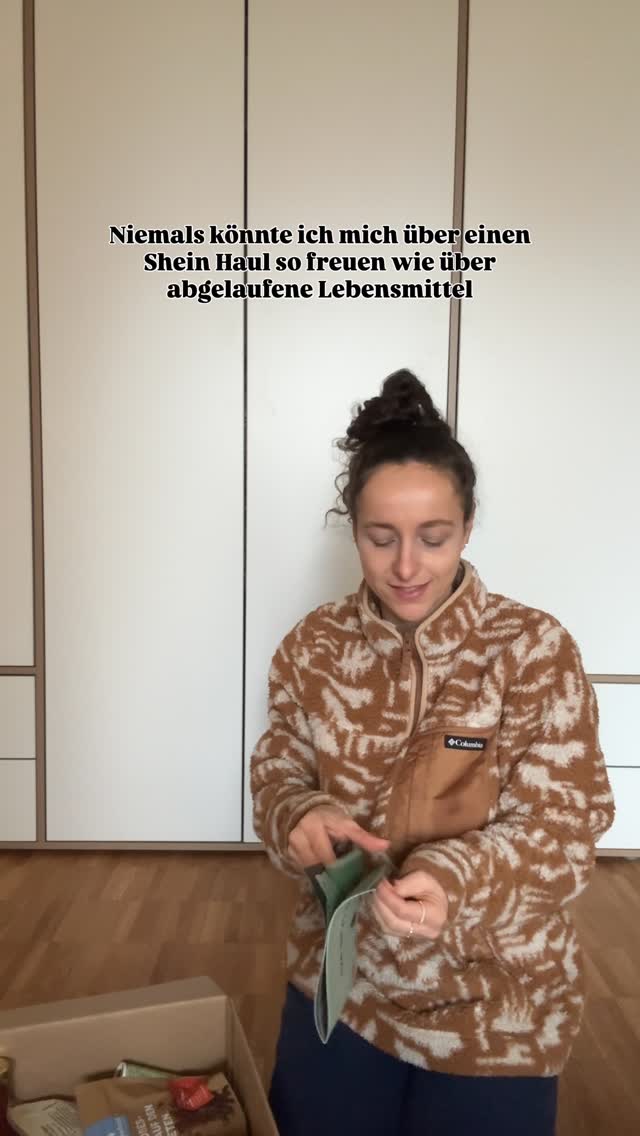 Wenn du auch lieber abgelaufene Lebensmittel kaufst, anstelle von abgelaufenen Trends, willkommen im Club. 🤝@jankalicous_