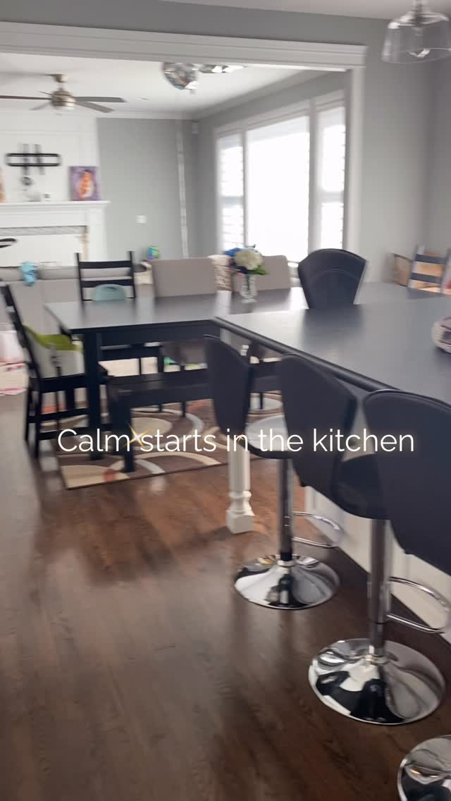 Mornings are easier when the kitchen works with you, not against you.
#kitchen
#professionalorganizer
#homeorganization