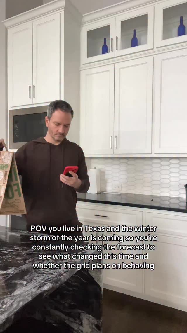 gotta keep up with the minute by minute changes
#winterstorm #texasweather #dallas #snowmageddon