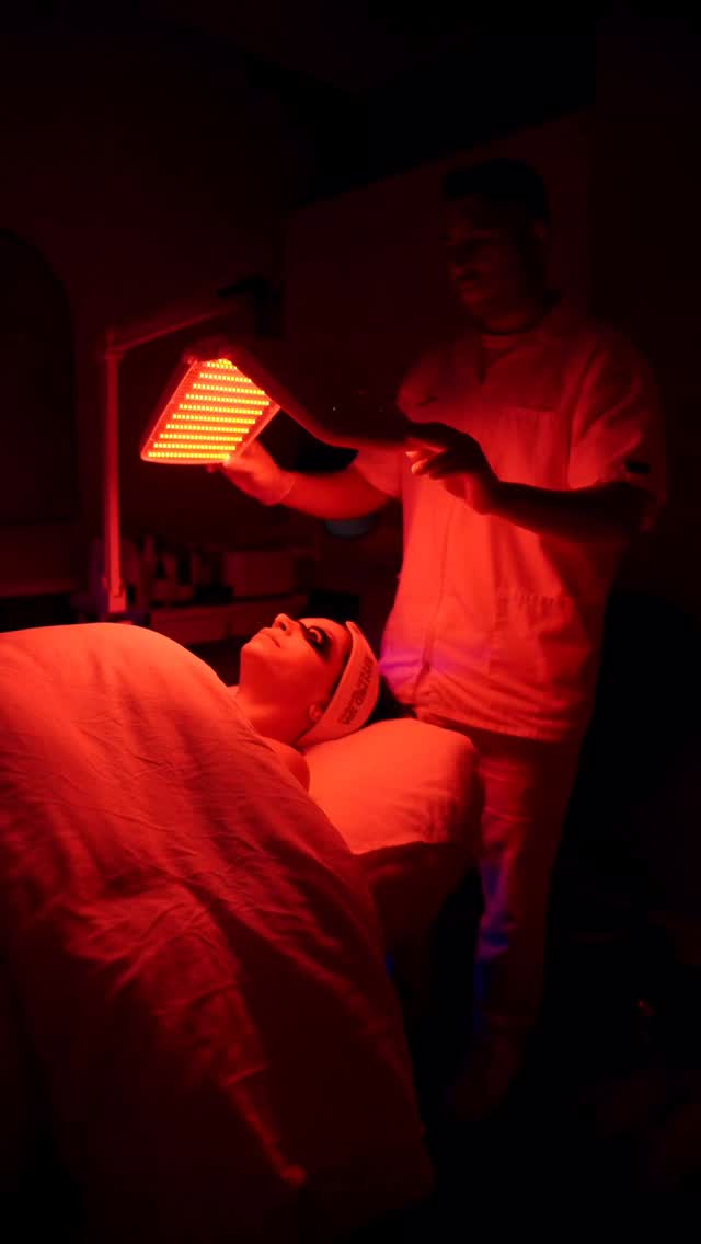 What makes you happy?
Brighter skin. Firmer texture. Visible glow.
Salmon DNA Facial = deep repair + collagen activation.