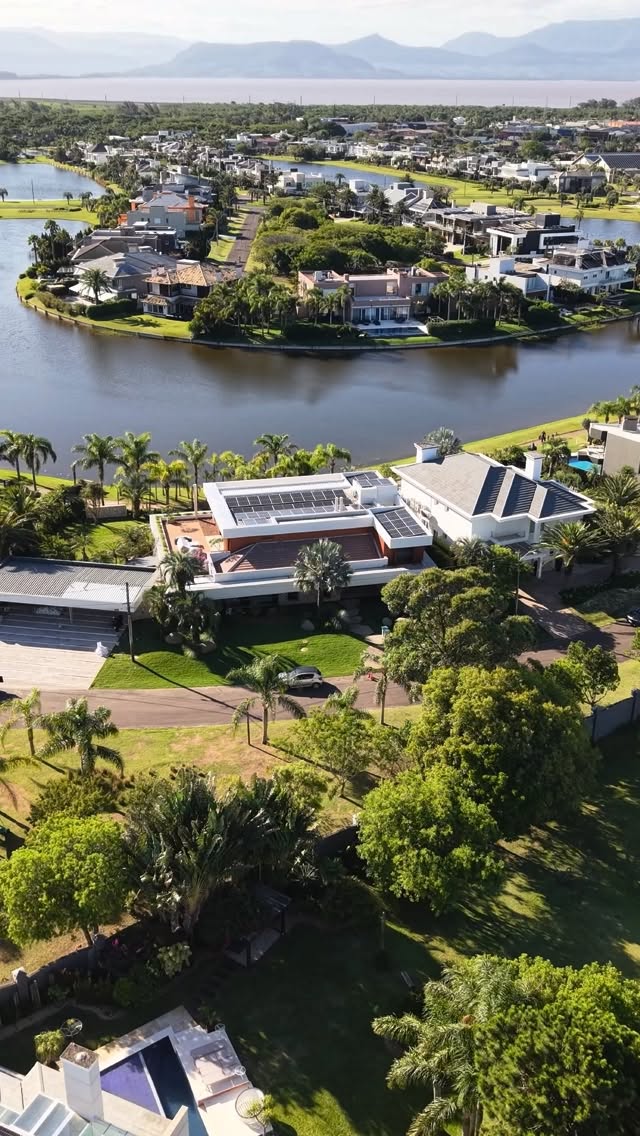 Qual a sua escolha?
A Assessoria Estratégica da Galeria 733 é um serviço que alia consultoria técnica e planejamento financeiro.
A @galeria_733 auxilia você a escolher a melhor maneira de investir no mercado imobiliário, desde a escolha do terreno até a finalização da obra.
Indique para um amigo.
Faça contato.
#arquitetura #investimento #casascontemporaneas #galeria733 #projetodearquitetura
_____________________________________________
contato@galeria733.com.br
Fone: (51) 3416-0412
•
GALERIA 733