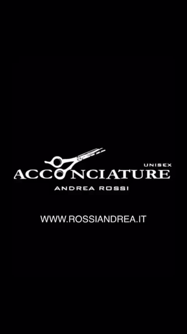 L’arte dell’acconciatura incontra la visione contemporanea. ✨
Dal 1958, la nostra missione è valorizzare l’unicità di ogni volto attraverso dettagli che raccontano una storia. In questo video, esploriamo l’audacia delle forme e l’eleganza del movimento: perché i capelli non sono solo uno stile, ma un’espressione d’anima.
Lasciati ispirare dall’eccellenza. Ti aspettiamo in Via Padova 186, Milano. 💇♂️💇♀️
#AcconciatureAndreaRossi #HairStyleMilan #Dal1958 #LuxuryHairdresser #CoiffeurArtisticog