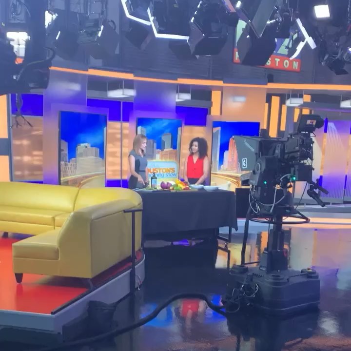 Flashing back to my big media segment on the Fox26 morning show...check out the full video through link in my bio!
#rd2be #diversifydietetics #veggies #hydration #nutrition #evidencebasednutrition