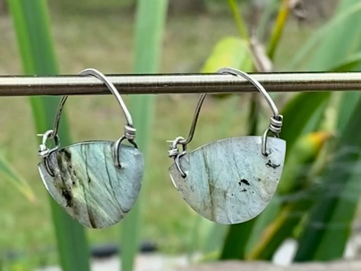 Brand new work! I LOVE these stones and they are finally ready for you to wear and adorn your beautiful self!
It’s small collection, so get them while they last!
Link in bio.
#handmade
#jewelry
#ohioartist
#oneofakindjewelry