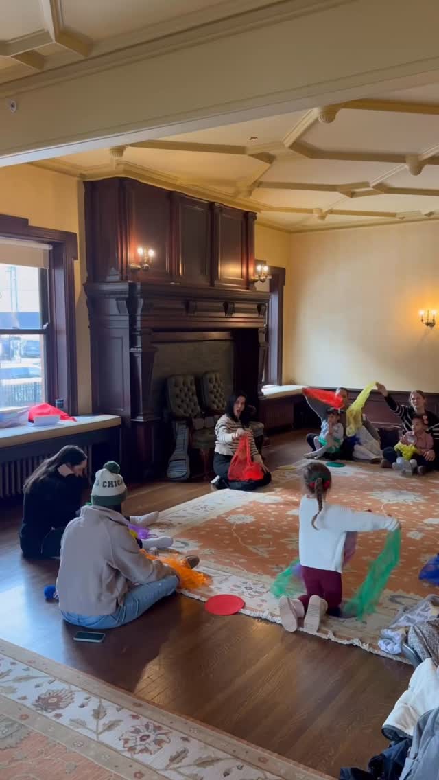 Our first mom + kid music class last weekend at @sacredheartsheridanrd! We had a fun class taught by their music teacher, followed by 30 minutes of kids’ play time while we moms enjoyed a coffee & pastry. Thanks to Sacred Heart for having us and thanks to everyone who braved the cold to join us!!
We are doing this for the next 5 Saturdays & all are welcome. All the info is in your emails if you’d like to join!! (And if you don’t get the emails yet, just fill out the form on our site to join 🩷)