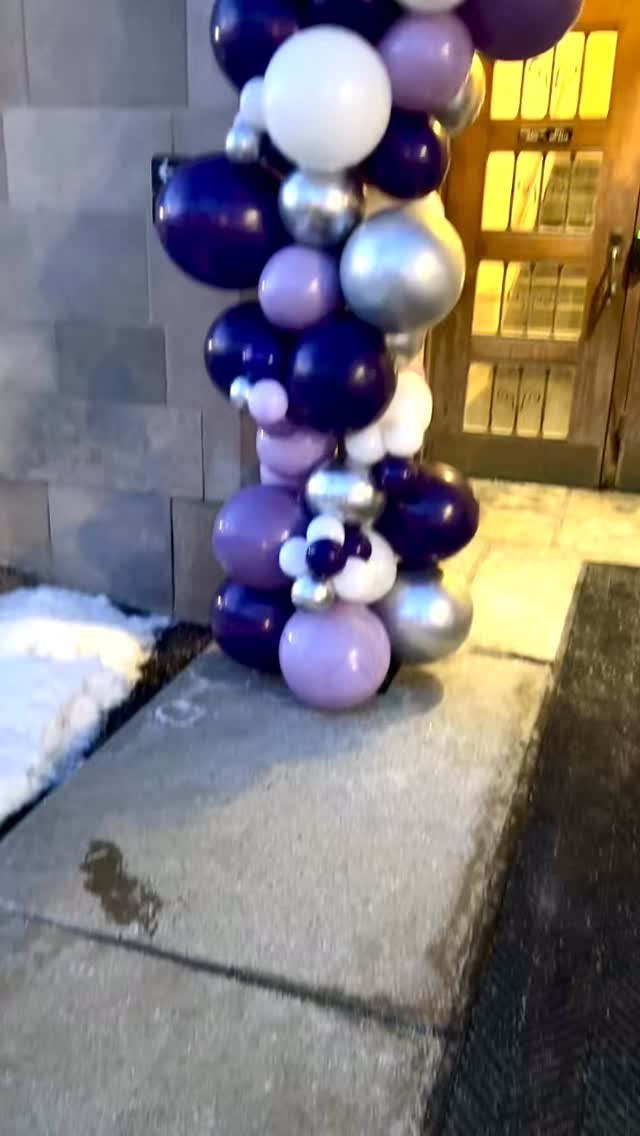 We love setting up balloons for Northwestern University! If you need balloons for any event we are here for you!
#bigballoonsco #balloondecor