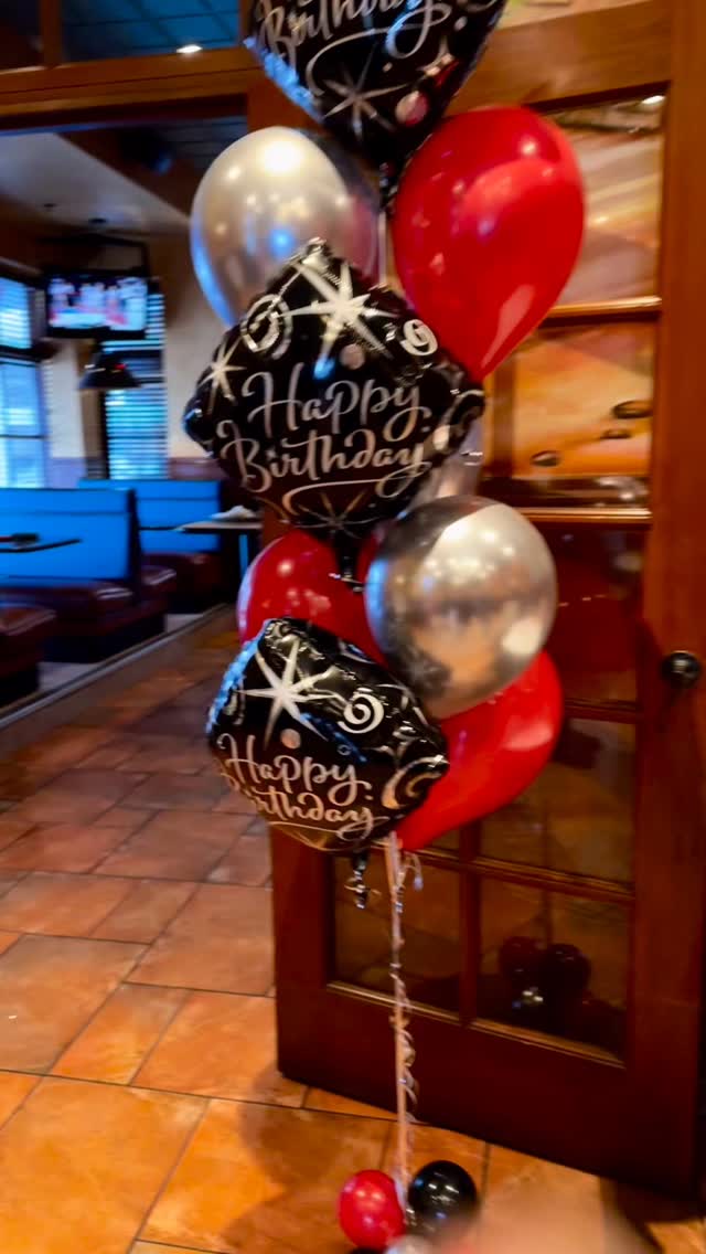 Happy 50th to my SIL @jnero38
Need balloons or a custom sign for your next event we can do that!
#bigballoonsco #birthdayballoons