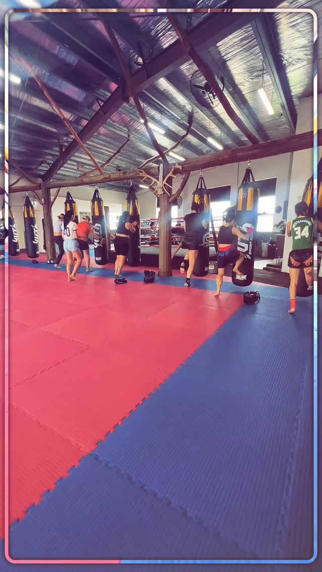 Thursday Women’s Class has now permanently changed to Wednesday 9:30am. Saturday 8:00am class remain unchanged. As part of our program, a sparring class is available to members only on every first Saturday of the month. Join today with a free class trial with @springsia ❤️😇 #Muaythai #women’s