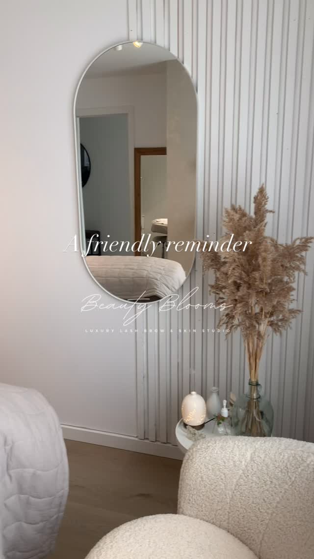 Your wife or girlfriend doesn’t want flowes
for Valentine’s Day
She wants a relaxing facial or a beauty service 🤍
#healthyskin #relaxing