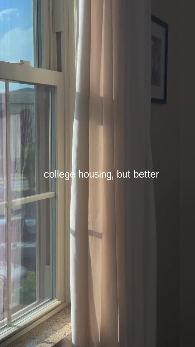 Hi, we’re the Suites ✌️✨🪐🎓
1. We have 3 locations - @cshudsonvalley @collegesuitesws and @city_station. So no matter where you’re a student, we have you covered!
2. We like to keep it simple - All of our units come fully furnished, and are all-inclusive!
3. We love amenities! All our Suites locations have fitness centers, private and group study rooms, and lounges!
5. Our lifestyle program means lots of resident events (and lots of snacks). We like to keep y