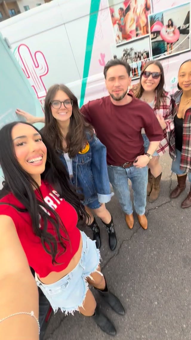 planning the ultimate Scottsdale bachelorette just got rewarded 💍✨
Book 3+ experiences through our site and unlock $150 toward decor — the house should feel just as special as the bride 🤍
🎀 Bride Bonus is LIVE!!!
🔗 Link in bio to start planning
⭐️ #fyp #bachweekend #scottsdalebachelorette #scottsdale #bachlorette