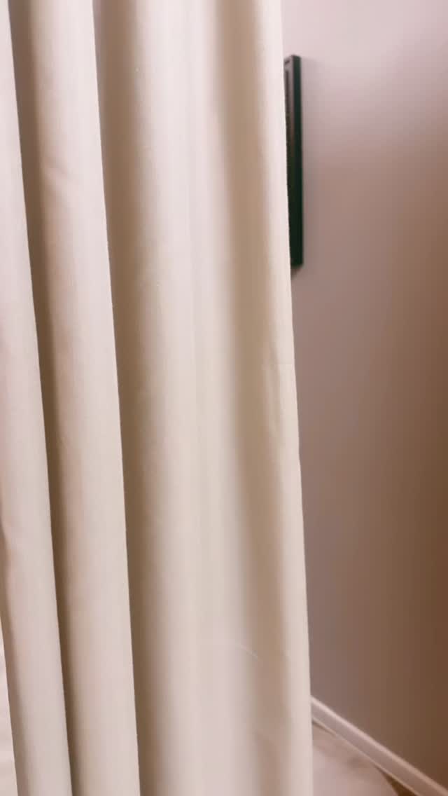 ATME KURZ DURCH 💍
Dieser Moment gehört nur dir.
Hier gibt es kein Müssen, kein Sollen.
Nicht perfekt. Sondern echt.
Ein Kleid.
Ein Spiegel.
Und plötzlich siehst du sie – die Braut.
Willkommen bei Puntosposa 🫶🏻
Mit viel Herz ,Gespür & jahrelanger Erfahrung begleiten wir Dich zu deinem Brautmoment.
Folge uns für weitere Inspirationen.
#brautmoment #braut2026 #brautkleidstile #beratungmiterfahrung #saarlandliebe
