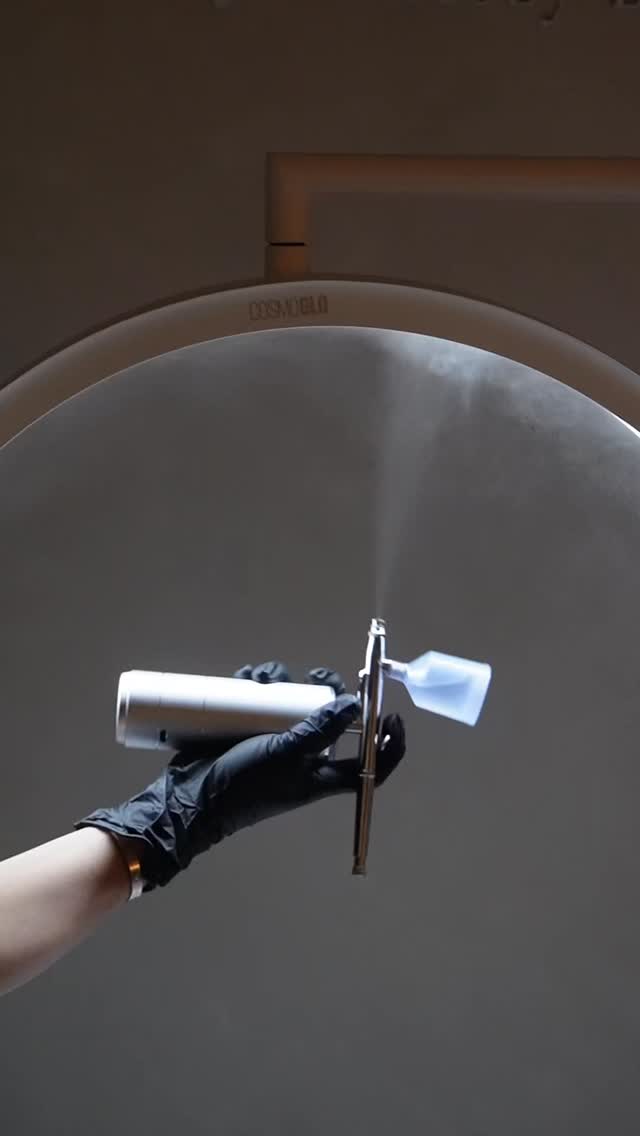 Why clients love the Icy Oxygen Infusion Facial ❄️
☑︎ Boosts hydration and plumps the skin
☑︎ Soothes sensitive or inflamed skin
☑︎ Improves circulation for a healthy glow
☑︎ Revitalizes sun-damaged skin
Website🔗www.ricozybeauty.com
Contact 📩 info@ricozybeauty.com
Location📍300 E Colorado Blvd, Unit 241, Studio 409,
Pasadena CA 91101 @salonrepublic
#lemieux #skincare #oxygeninfusion #facial #esthetician