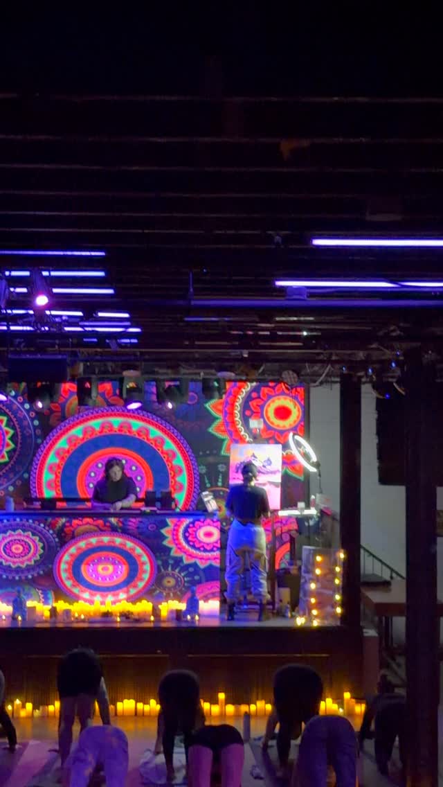 ✨Yoga. Community. Colour.✨
Say less.
Nothing fills me up more than translating shared energy into paint. Watching the canvas come alive while everyone flows around me is pure magic.💛
Thank you @flowstate_frequencies and @commonwealthyyc for having me! I met so many incredible people and it was an honor to share my passion for arts! 💛✨💫🌙🌈
🎵 @nickizanks on the decks
💍 @street.rock.wire.wraps vending neighbor
Stay groovy always 💫
#paintingoncanvas #YYCArtist #liveartpainting