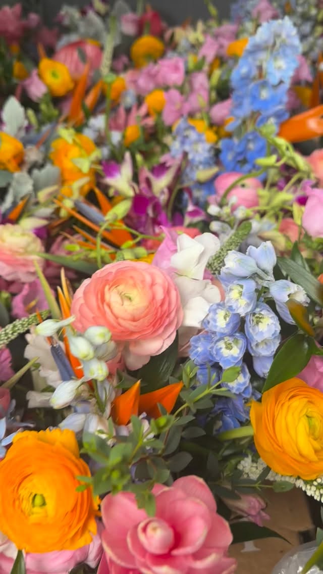 Marisa & Julian π
#designsbydarenda #flowers #flowerstagram #wedding #destinationwedding
