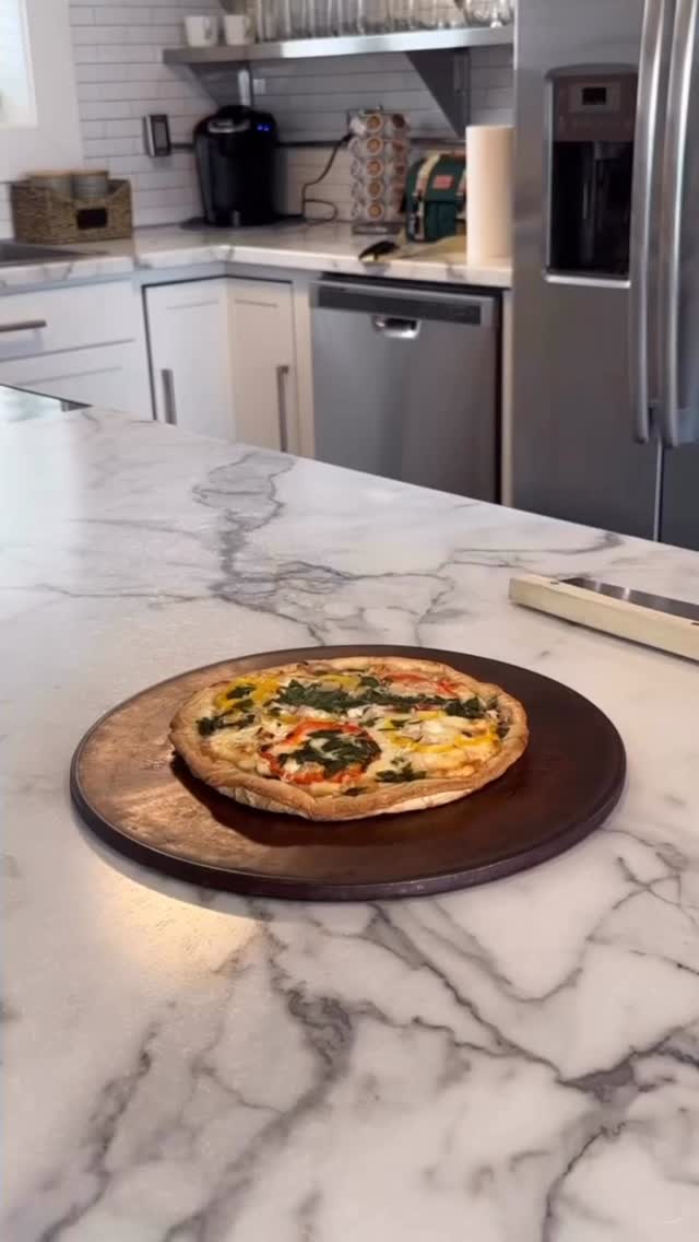 This is your sign to have a pizza night🍕