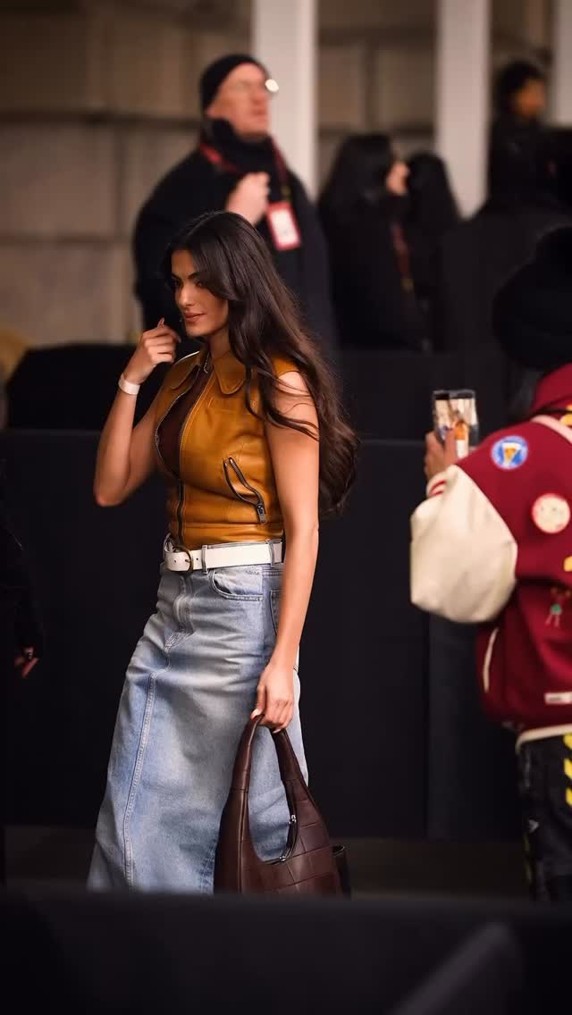 @tonibreidinger glowing in MSK for @coach @nyfw show 🤎
Tan by @taratans.nyc ✨