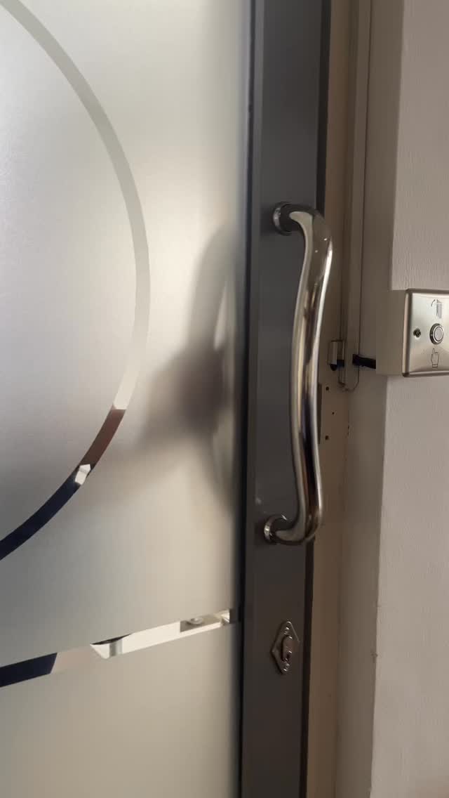 Heading to your first class? Lisa’s here to show exactly what to bring 💖