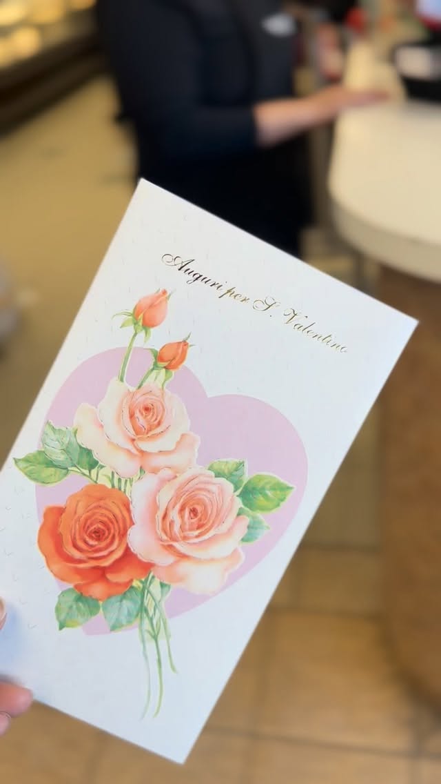 It’s almost la festa degli innamorati 😘
You still have plenty of time to grab un piccolo pensiero per il tuo amore!
💌 surprise your sweetheart this Valentine’s Day with some of our sweet treats, or even an old school bilglietto d’auguri 🤌🏼